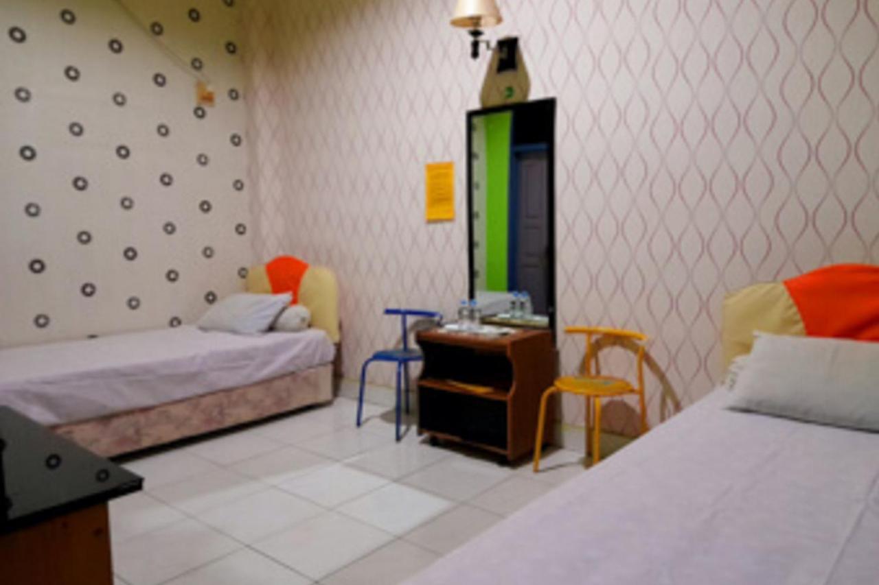 Hotel Rosichan Bau Bau Baubau Bagian luar foto